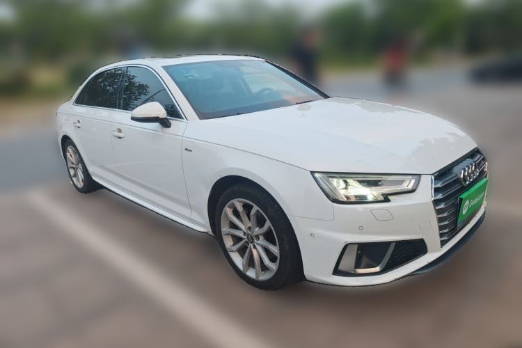 Used Audi A4L 2019 40 TFSI Fashion Edition China VI Emission Standard Front Right 45 Deg