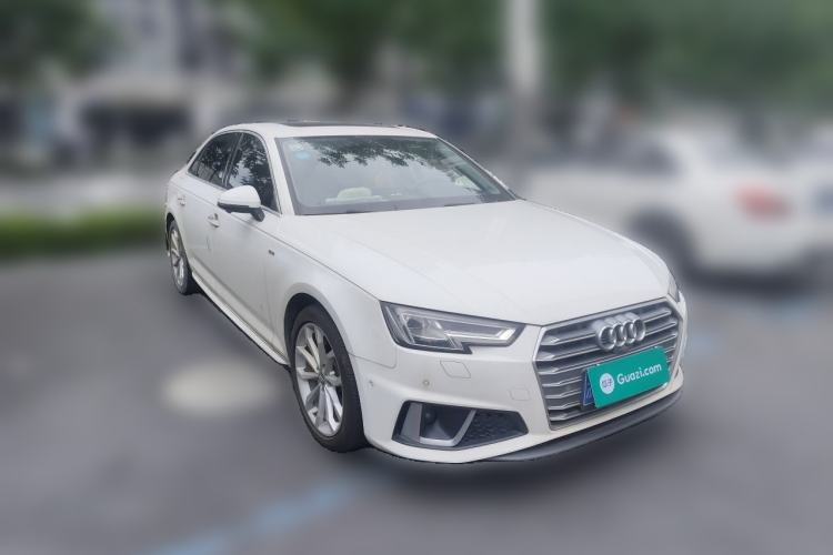 Used Audi A4L 2019 40 TFSI Fashion Edition China VI Emission Standard Front Right 45 Deg