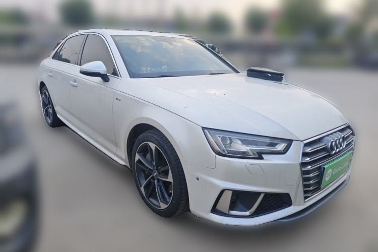 Used Audi A4L 2019 40 TFSI Fashion Edition China VI Emission Standard Front Right 45 Deg