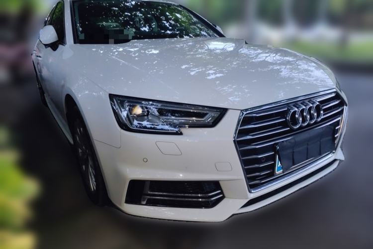Used Audi A4L 2019 40 TFSI Ambition China VI Front Right 45 Deg