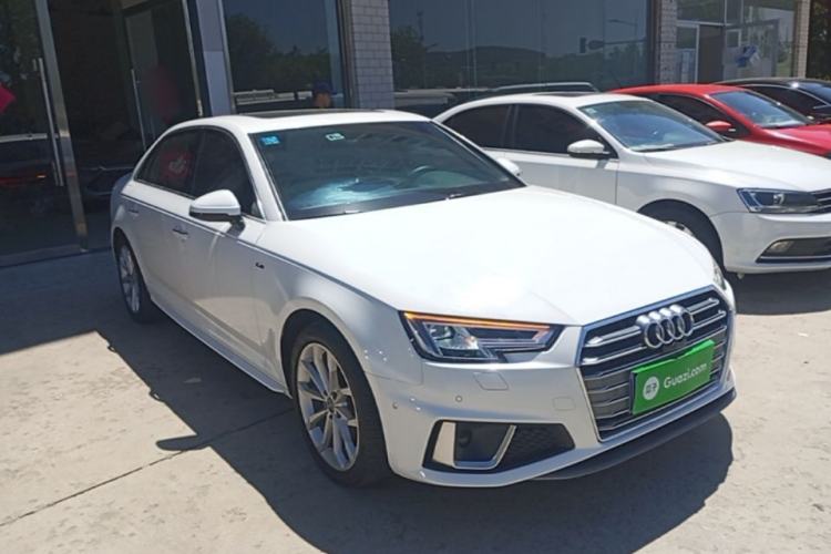 Used Audi A4L 2019 40 TFSI Fashion Edition China VI Emission Standard Front Right 45 Deg