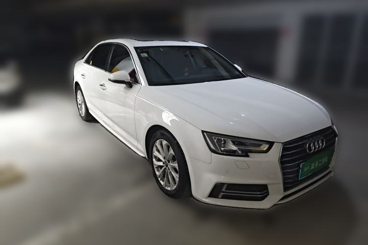 Used Audi A4L 2019 40 TFSI Ambition China VI Front Right 45 Deg