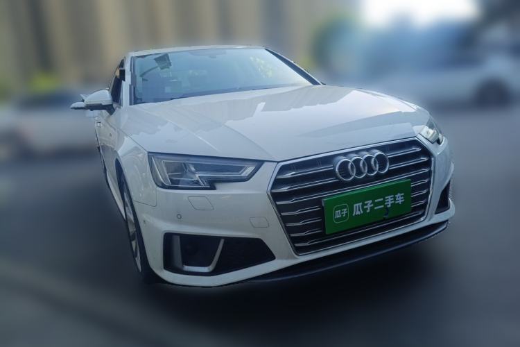 Used Audi A4L 2019 40 TFSI Fashion Edition China VI Emission Standard Front Right 45 Deg