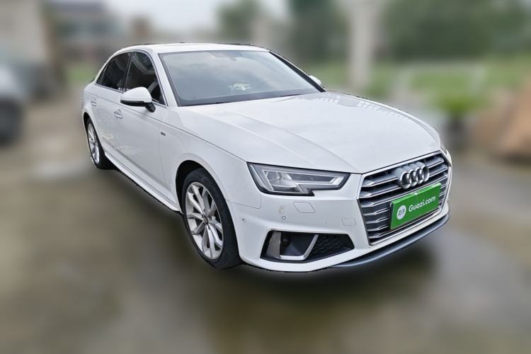 Used Audi A4L 2019 40 TFSI Fashion Edition China VI Emission Standard Front Right 45 Deg