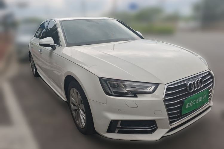 Used Audi A4L 2019 40 TFSI Ambition China VI Front Right 45 Deg