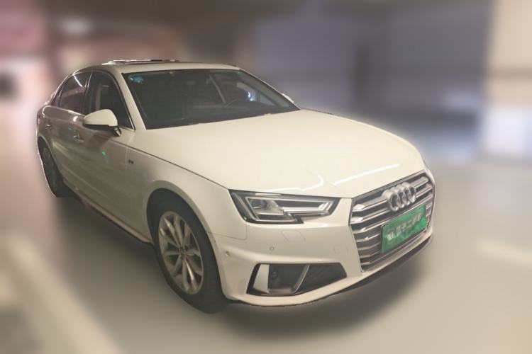 Used Audi A4L 2019 40 TFSI Fashion Edition China VI Emission Standard Front Right 45 Deg
