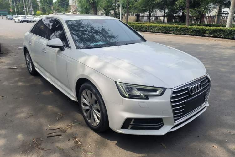 Used Audi A4L 2019 40 TFSI Ambition China VI Front Right 45 Deg