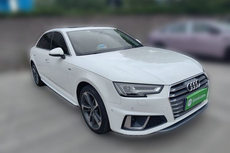 Used Audi A4L 2019 40 TFSI Fashion Edition China VI Emission Standard Front Right 45 Deg