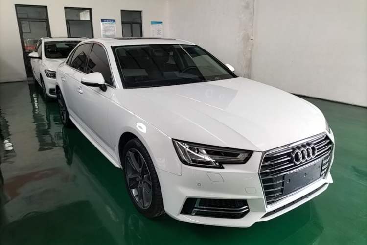 Used Audi A4L 2019 40 TFSI Ambition China VI Front Right 45 Deg