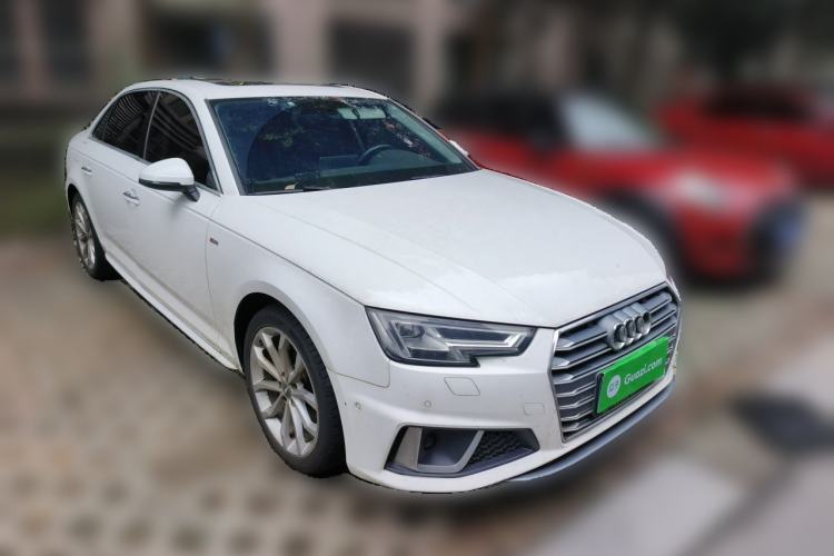 Used Audi A4L 2019 40 TFSI Fashion Edition China VI Emission Standard Front Right 45 Deg
