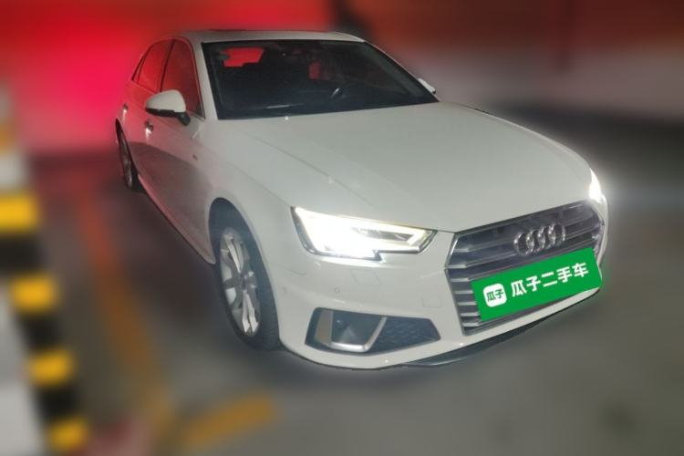 Used Audi A4L 2019 40 TFSI Fashion Edition China VI Emission Standard Front Right 45 Deg