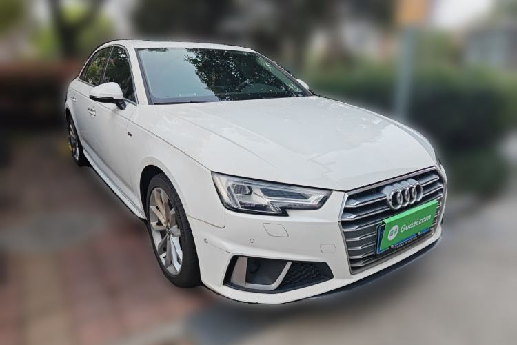Used Audi A4L 2019 40 TFSI Fashion Edition China VI Emission Standard Front Right 45 Deg