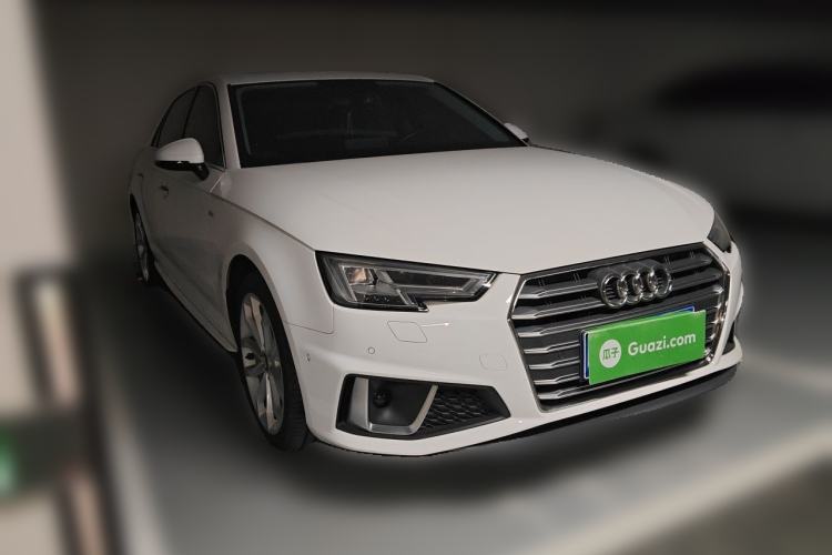Used Audi A4L 2019 40 TFSI Fashion Edition China VI Emission Standard Front Right 45 Deg