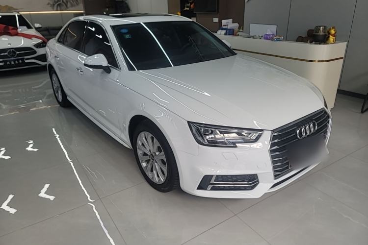 Used Audi A4L 2019 40 TFSI Ambition China VI Front Right 45 Deg