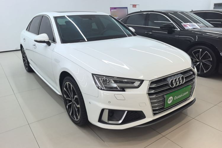 Used Audi A4L 2019 40 TFSI Fashion Edition China VI Emission Standard Front Right 45 Deg