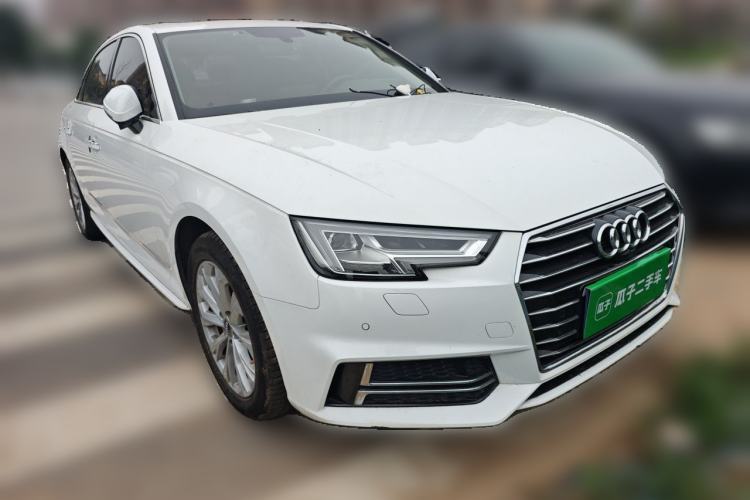 Used Audi A4L 2019 40 TFSI Ambition China VI Front Right 45 Deg