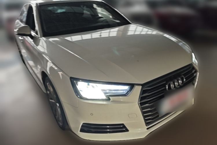 Used Audi A4L 2019 40 TFSI Fashion Edition China VI Emission Standard Front Right 45 Deg