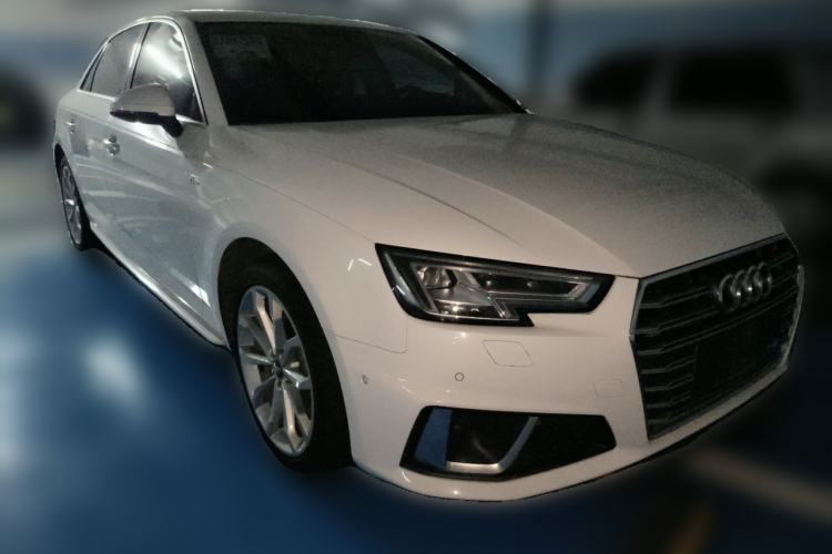 Used Audi A4L 2019 40 TFSI Fashion Edition China VI Emission Standard Front Right 45 Deg