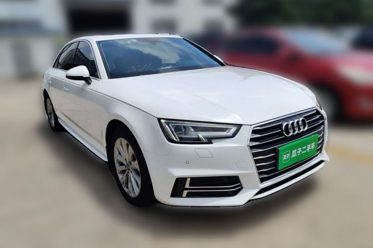 Used Audi A4L 2019 40 TFSI Ambition China VI Front Right 45 Deg