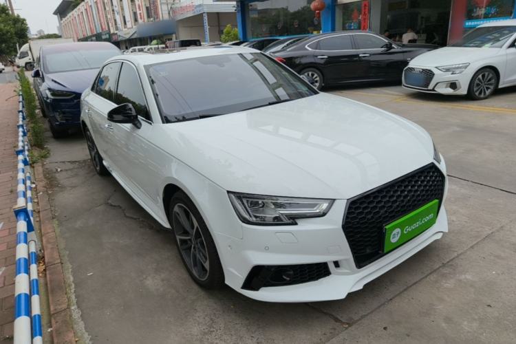 Used Audi A4L 2019 40 TFSI Fashion Edition China VI Emission Standard Front Right 45 Deg