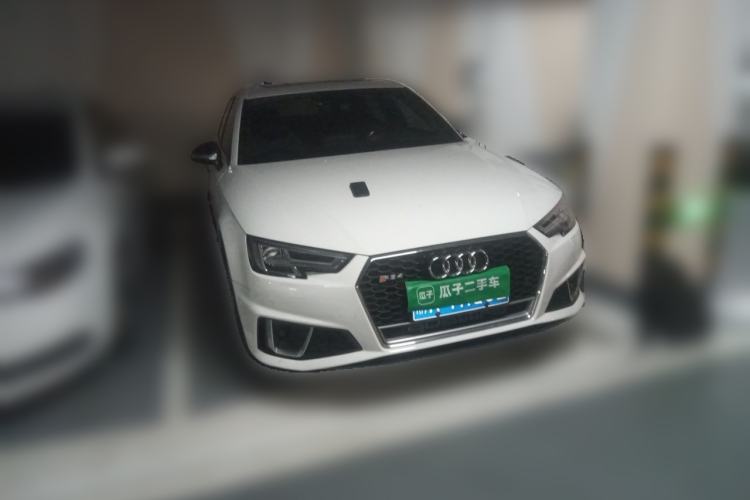 Used Audi A4L 2019 40 TFSI Fashion Edition China VI Emission Standard Front Right 45 Deg