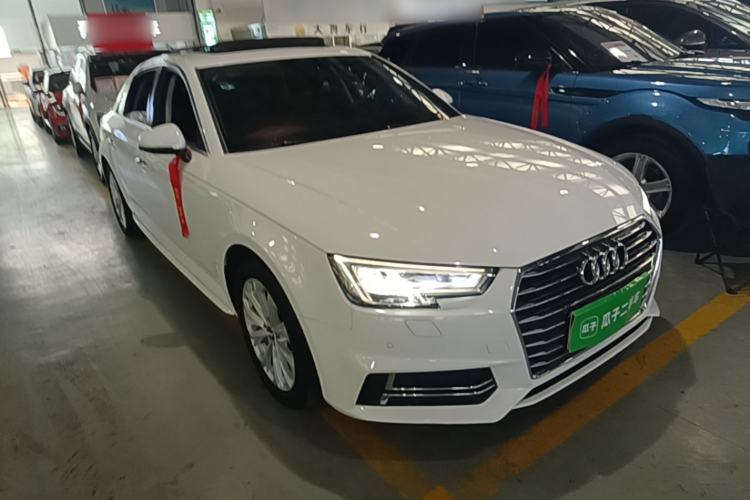 Used Audi A4L 2019 40 TFSI Ambition China VI Front Right 45 Deg