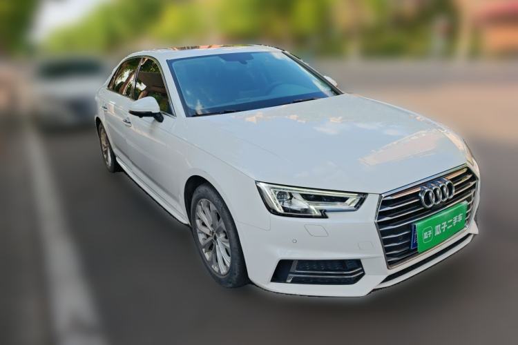 Used Audi A4L 2019 40 TFSI Ambition China VI Front Right 45 Deg