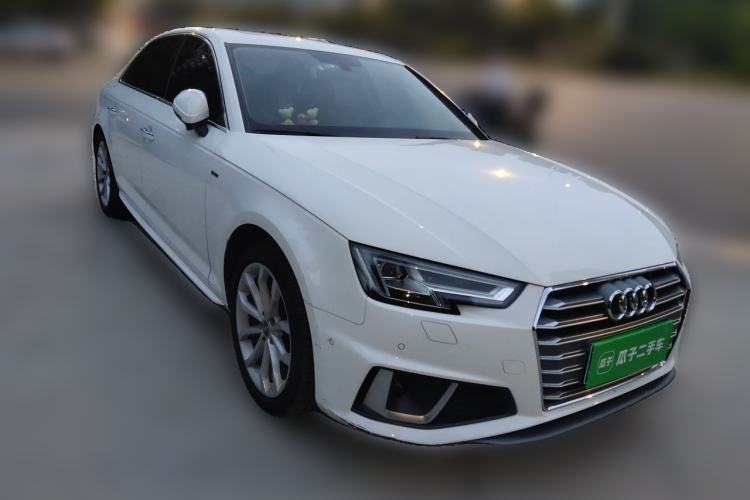 Used Audi A4L 2019 40 TFSI Fashion Edition China VI Emission Standard Front Right 45 Deg