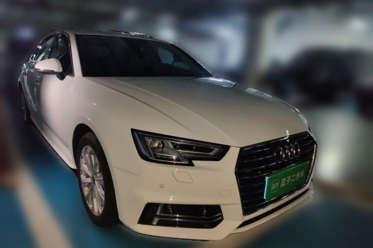 Used Audi A4L 2019 40 TFSI Ambition China VI Front Right 45 Deg