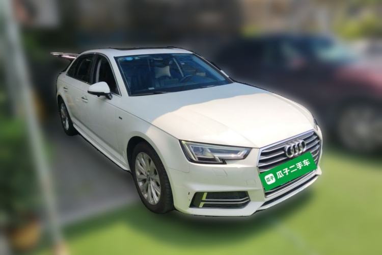 Used Audi A4L 2019 40 TFSI Ambition China VI Front Right 45 Deg