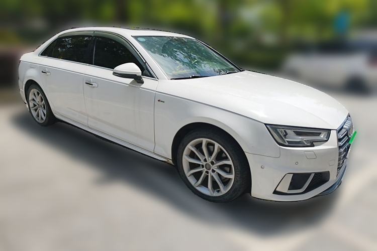 Used Audi A4L 2019 40 TFSI Fashion Edition China VI Emission Standard Front Right 45 Deg