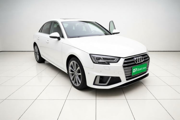Used Audi A4L 2019 40 TFSI Fashion Edition China VI Emission Standard Front Right 45 Deg