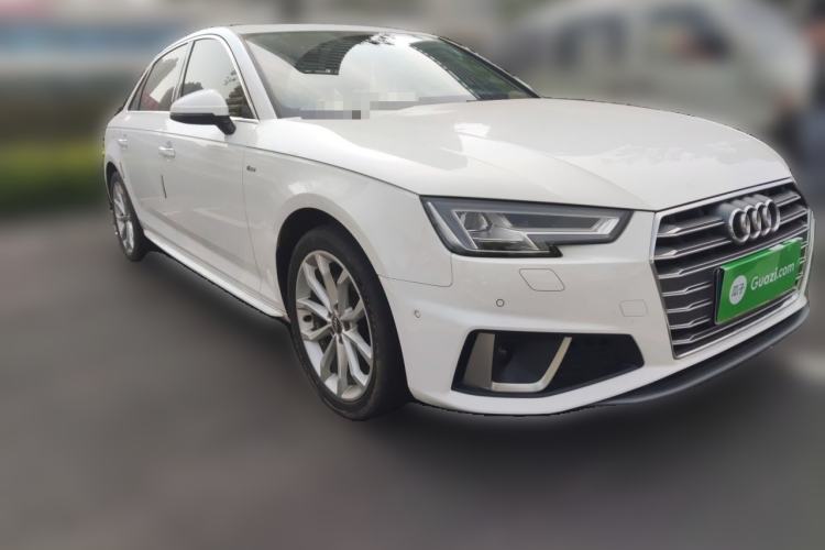 Used Audi A4L 2019 40 TFSI Fashion Edition China VI Emission Standard Front Right 45 Deg