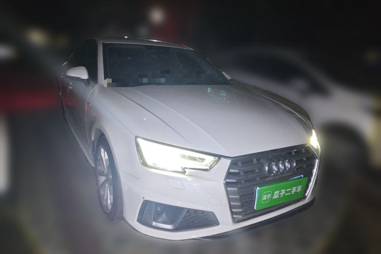 Used Audi A4L 2019 40 TFSI Fashion Edition China VI Emission Standard Front Right 45 Deg