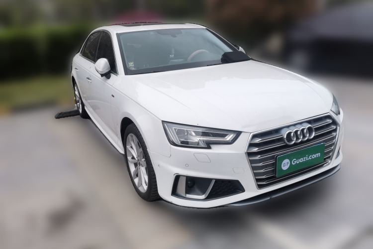 Used Audi A4L 2019 40 TFSI Fashion Edition China VI Emission Standard Front Right 45 Deg