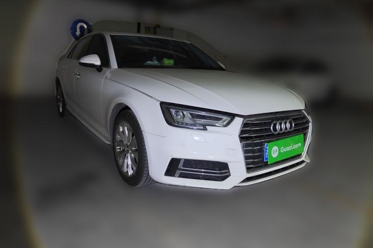 Used Audi A4L 2019 40 TFSI Ambition China VI Front Right 45 Deg