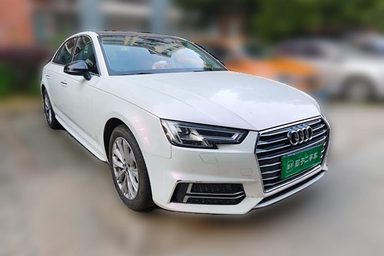 Used Audi A4L 2019 40 TFSI Ambition China VI Front Right 45 Deg