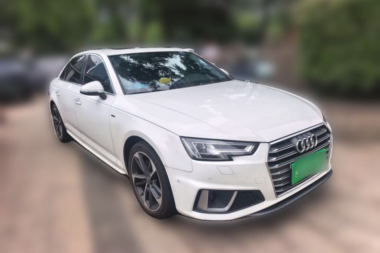 Used Audi A4L 2019 40 TFSI Fashion Edition China VI Emission Standard Front Right 45 Deg