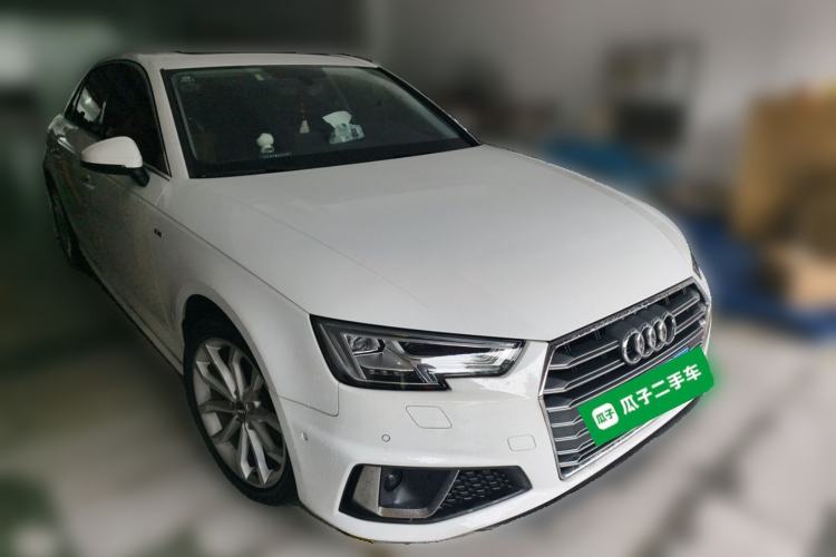 Used Audi A4L 2019 40 TFSI Fashion Edition China VI Emission Standard Front Right 45 Deg