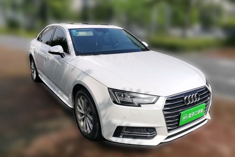 Used Audi A4L 2019 40 TFSI Ambition China VI Front Right 45 Deg