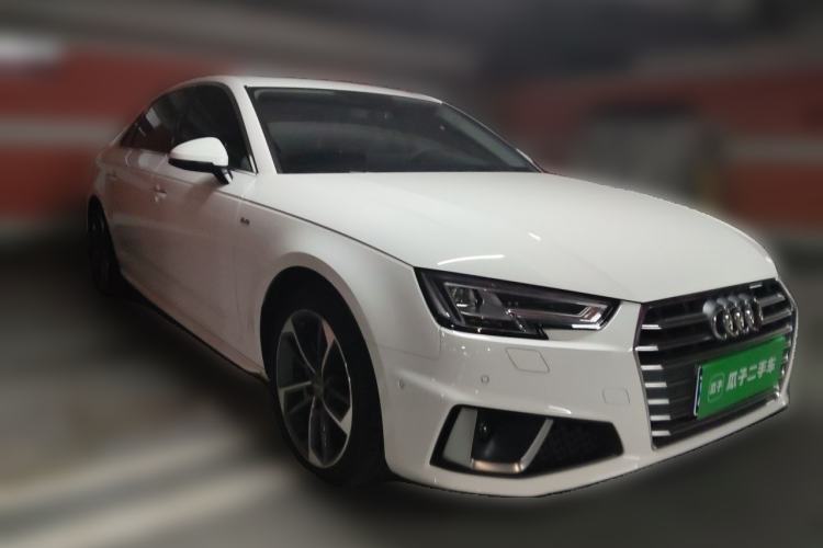 Used Audi A4L 2019 40 TFSI Fashion Edition China VI Emission Standard Front Right 45 Deg
