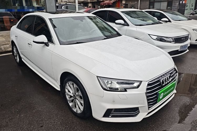 Used Audi A4L 2019 40 TFSI Ambition China VI Front Right 45 Deg