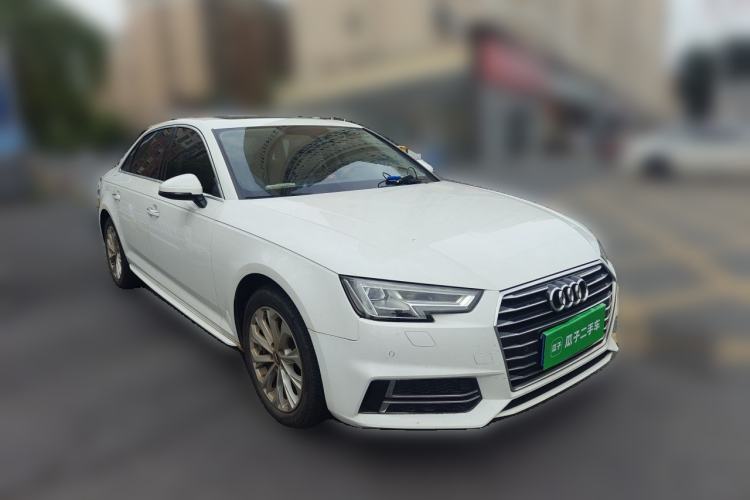 Used Audi A4L 2019 40 TFSI Ambition China VI Front Right 45 Deg