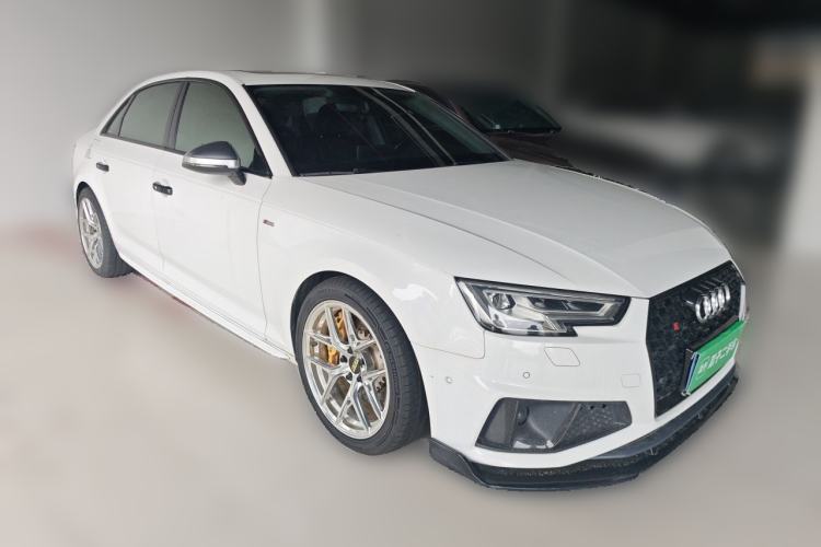 Used Audi A4L 2019 40 TFSI Fashion Edition China VI Emission Standard Front Right 45 Deg