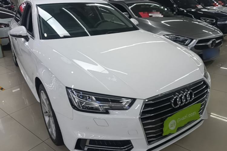 Used Audi A4L 2019 40 TFSI Ambition China VI Front Right 45 Deg
