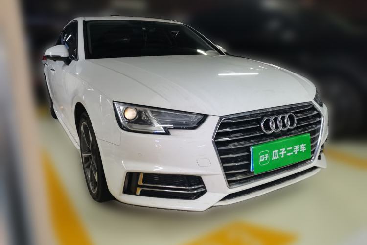 Used Audi A4L 2019 40 TFSI Ambition China VI Front Right 45 Deg
