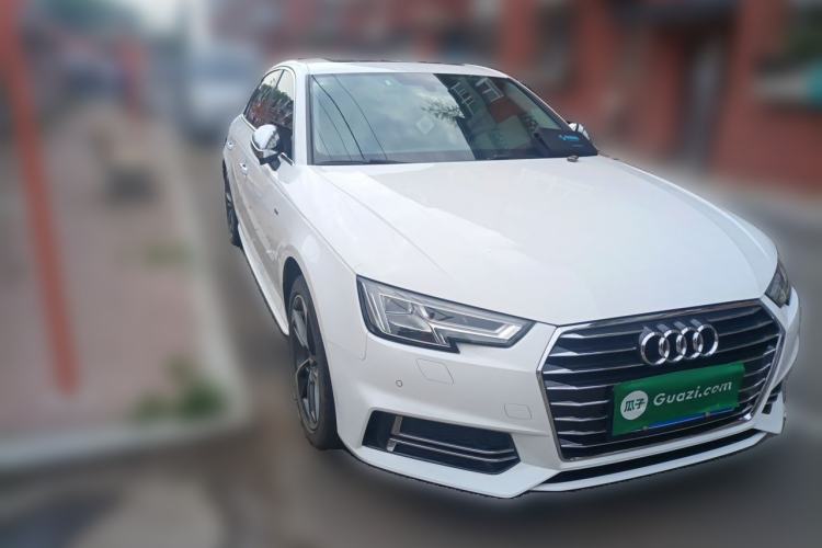 Used Audi A4L 2019 40 TFSI Ambition China VI Front Right 45 Deg