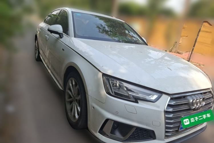 Used Audi A4L 2019 40 TFSI Fashion Edition China VI Emission Standard Front Right 45 Deg