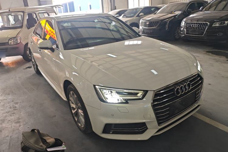 Used Audi A4L 2019 40 TFSI Ambition China VI Front Right 45 Deg