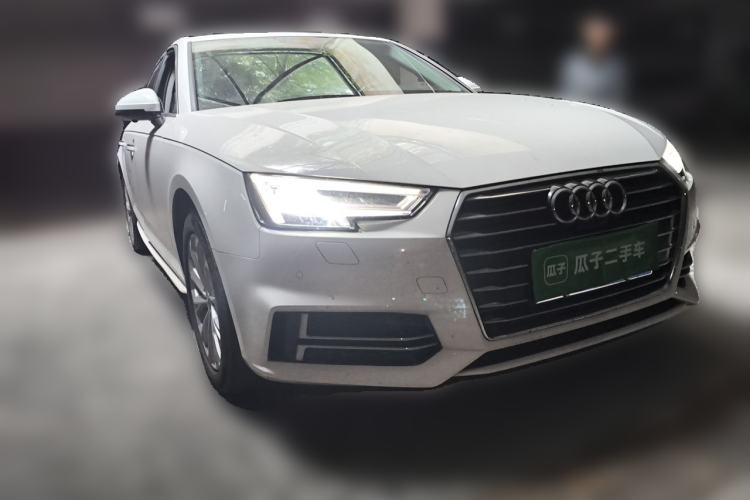 Used Audi A4L 2019 40 TFSI Ambition China VI Front Right 45 Deg